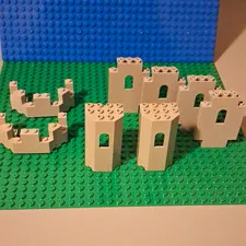 LEGO Vintage Castle Pieces 8 In Light Grey
