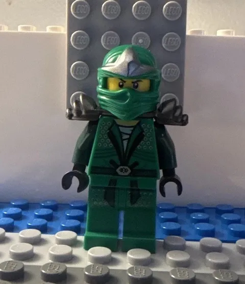 LEGO Green Ninja Minifigure with Mask/Helmet, Shoulder Armor & Accessory