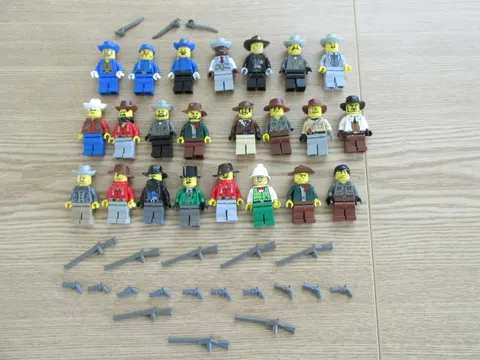LEGO Minifigure Western Cowboy Cavalry w/ weapons Lot