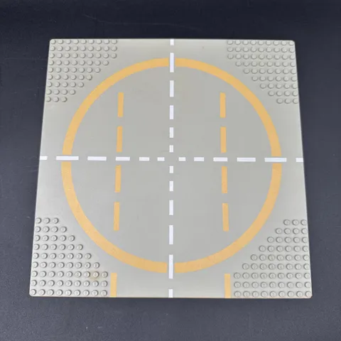 Vtg. LEGO Space Landing Pad Baseplate 32x32 Grey Yellow Circle 6099p03