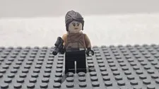 LEGO Star Wars Solo Qi’ra Minifigure w Fur Coat (75219) sw0946 - 3E