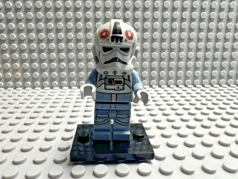 LEGO Star Wars Minifigure - AT-AT Driver - SW1105