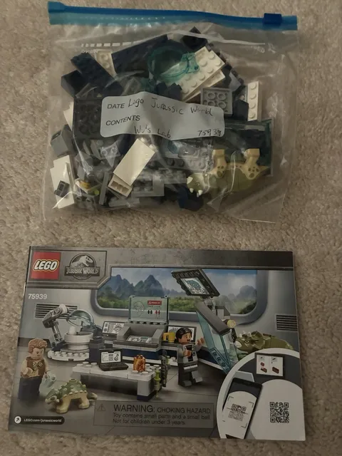 LEGO Jurassic World: Dr. Wu's Lab: Baby Dinosaurs Breakout (75939)