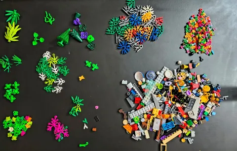 LEGO Bulk Lot - Bricks, Plants, Leaves, Flowers & Special Details Mixed Parts