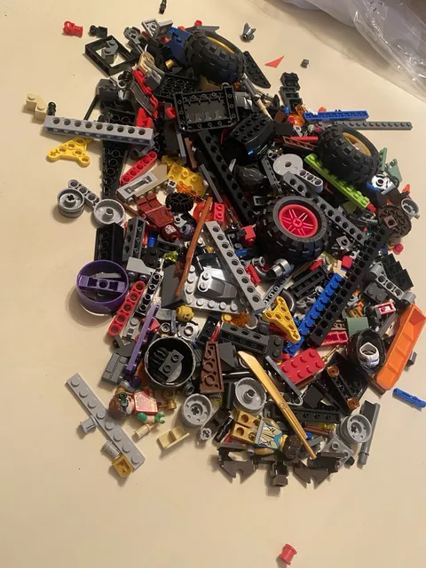 LEGO Mixed Parts Lot Approx 600 Pieces 3 Bags Batman 70914? Read Description