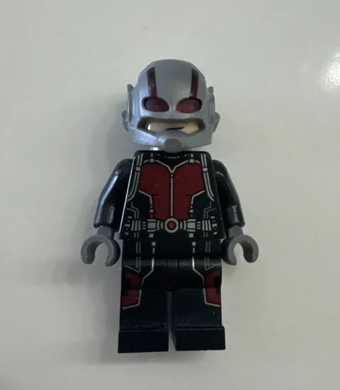 LEGO 76039 MiniFigure Ant Man Scott Lang Marvel sh201