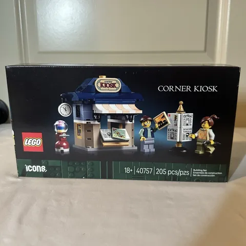 LEGO Icons Corner Kiosk 40757 205pc 18+ Building Set Brick Separator Included