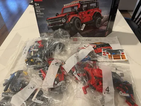 LEGO Technic Ford Bronco Kids Building Toy Boys and Girls Sealed