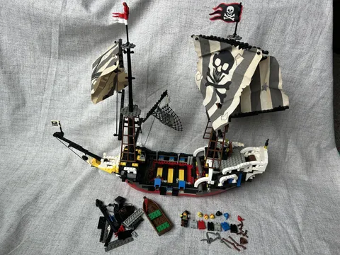 LEGO Pirates 6289 or 6290 Red Beard Runner Pirate Battle Ship Incomplete Vintage