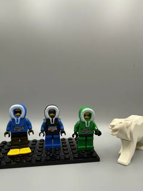 LEGO Vintage Arctic Minifigure Lot Polar Bear x206c01 Arc 002 Arc 006 Arc 008