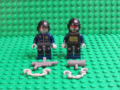 Lot of 2 LEGO Robo SWAT Minifigures Super Secret Police The LEGO Movie 70819 H47