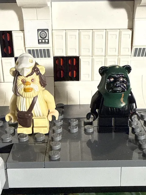 LEGO Star Wars Ewok Minifigure Lot Logray SW0338 & Tokkat SW0339 Genuine LEGO