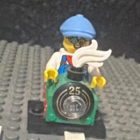 LEGO Minifigures Series 25 Minifigure train boy Blue Cap Green train Red Wheels