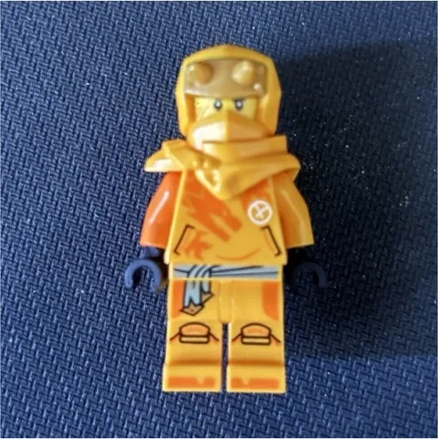LEGO Gold Armor Minifigure Character with Helmet and Cape Plastic Figure