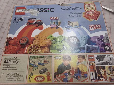 LEGO Classic Set 10715 Limited Edition Gift Set [ Bricks on a Roll ] NEW