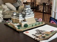 LEGO Architecture: Himeji Castle (Set 21060) Complete W/ Instructions Excellent