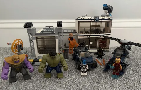 LEGO Marvel: Avengers Compound Battle (76131)- See Description