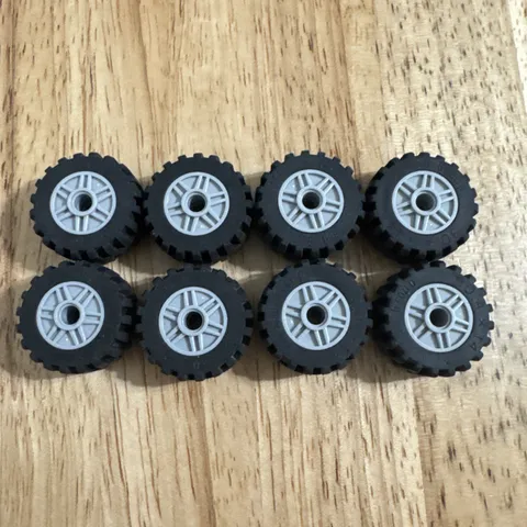 8 Lego Gray Rim Wheel 18mm D. x 14mm 55981+ Black Tire 30.4x 14 Offset Tread