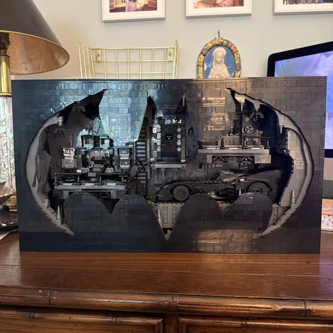 LEGO Batcave – Shadow Box 76252 Complete Set (instr, batmobile & PARTIAL figs) 