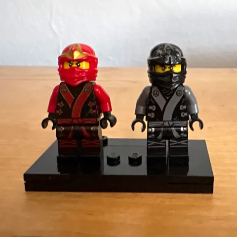 LEGO NINJAGO Minifigure Lot of 2 Red & Black Ninja w/ Helmets