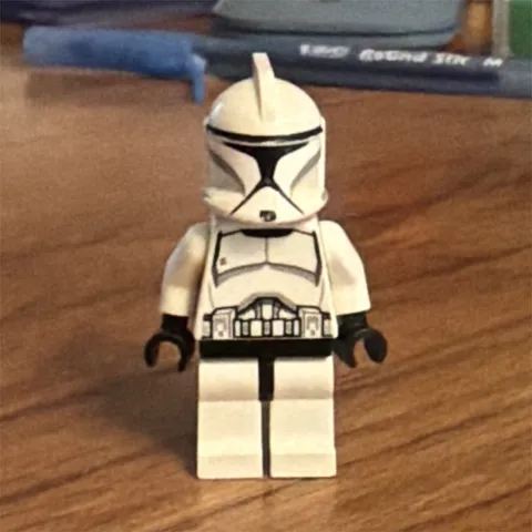 LEGO Star Wars Clone Trooper Minifigure White Armor, Helmet, Black Hands