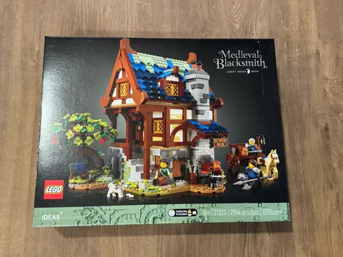 LEGO Ideas Medieval Blacksmith 21325 Castle New Sealed Retired Free Ship NIB