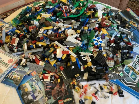 VTG 1990’s Lego Lot Bulk Minifigure Clipper Pirate Ship Police City Vehicle