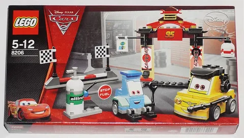 Lego Cars 8206 Tokyo Pitstop Set with Original Seals and Packaging Damage
