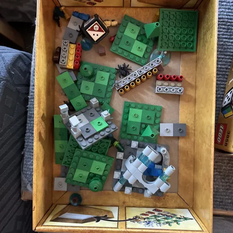 LEGO Games: Waldurk Forest (3858) missing 3 pieces 