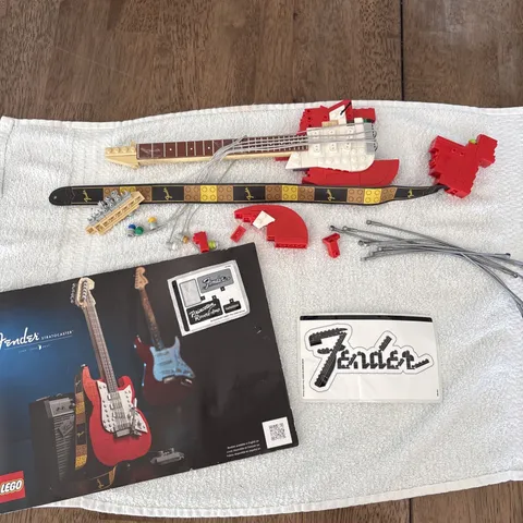 LEGO Fender Stratocaster Ideas #037 21329 Some Pieces And Manual Only