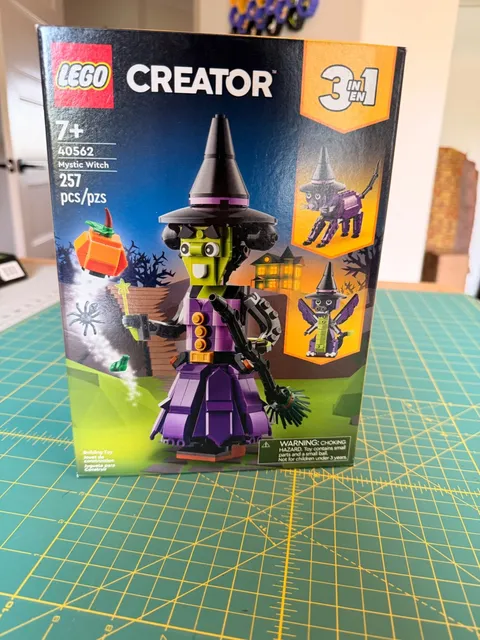 Retired.  LEGO CREATOR: Mystic Witch (40562). New in Box.
