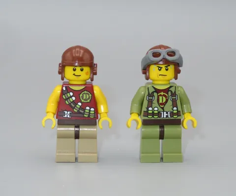LEGO Dino Hero Helicopter Pilot minifigure Defense Dinosaur 5887 5888 5883