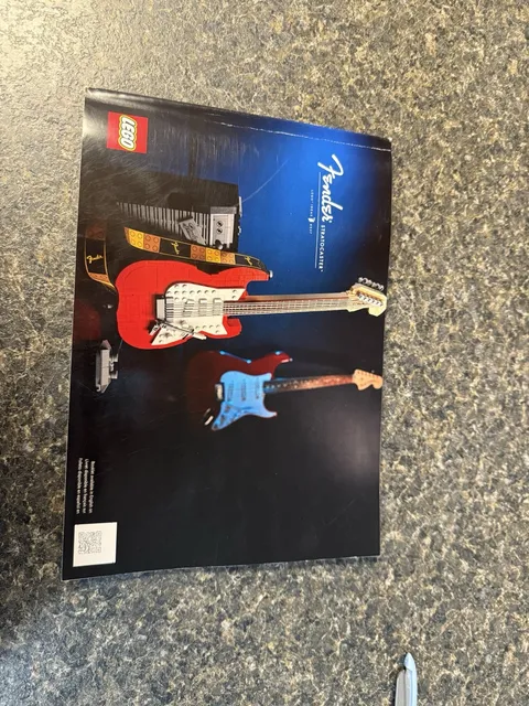 LEGO Fender Stratocaster 21329 (instruction manual / book only) Fender Guitars