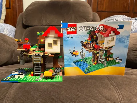 LEGO CREATOR: Treehouse 31010 - Used, Great Condition, w/ Minifig & Instructions