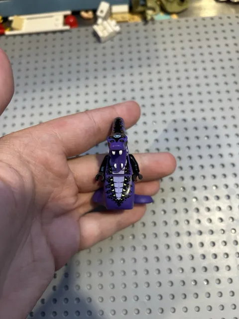 LEGO NINJAGO Rise of the Snakes Minifigure Pythor P. Chumsworth Mint Condition
