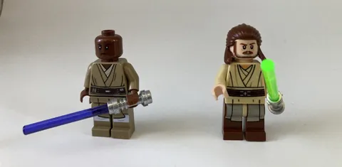 Lot Of 2 Lego Star Wars Minifigures Depicting Kelleran Beq And Qui-Gon Jinn.