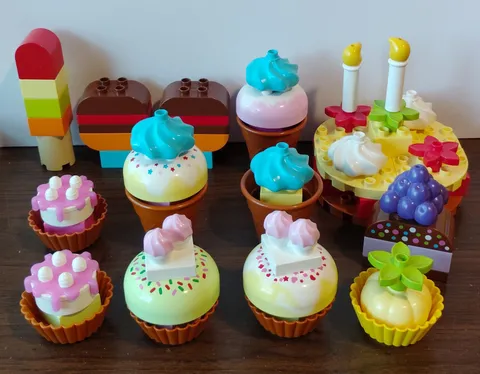 Lego DUPLO Ice Cream Cones / Cupcakes / Popsicles Frozen Treats - 76 Pieces