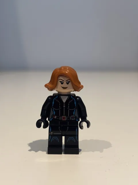 LEGO Marvel Super Heroes Black Widow sh0186 Genuine Minifigure (Used)