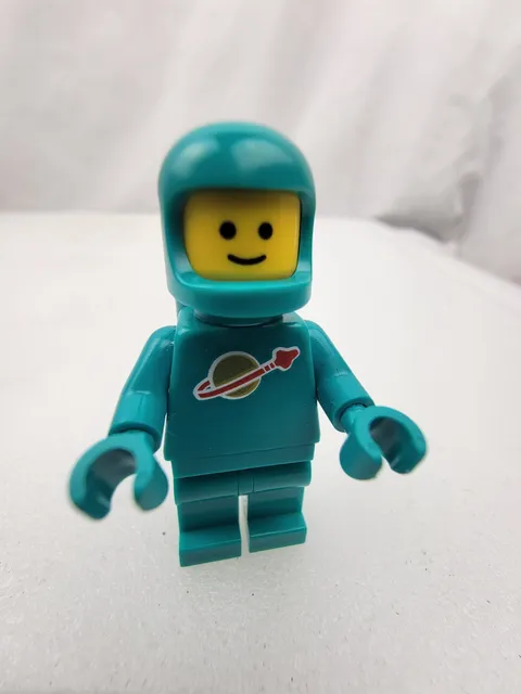 LEGO 21358 Vending Machine Minifigure Dark Turquoise Classic Space Man Idea227