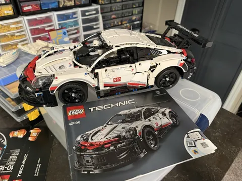 LEGO® Technic™ 42096 Porsche 911 RSR 100% Complete With Manual.  Pre-Owned