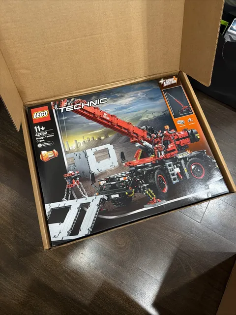 Lego Technic  Rough Terrain Crane (42082)  New & Sealed