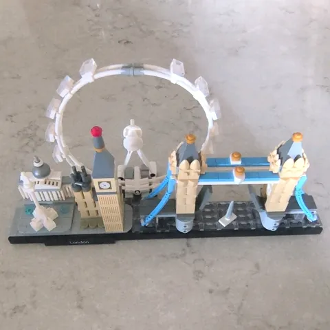 LEGO Architecture London Skyline 21034 Complete Set 468 pcs Without Box