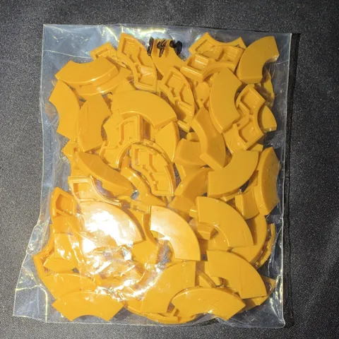 LEGO Pearl Gold Tile, Round Corner 2 x 2 Macaroni (80 Count)