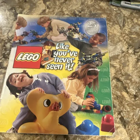 LEGO Cyber Slam 3050 Promotional Catalog Booklet LEGO 43083-113 English 2000