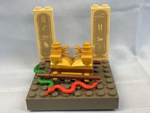 LEGO 7621 - Indiana Jones -  Ark of the Covenant - Complete with Bonus Parts