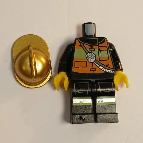LEGO City Town Minifigure Minifig Fire Chief w/ metallic-gold fireman's helmet 