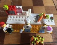 LEGO Minifigures Chef Lot w/ Customer, Counter Build, Cupcake & Accessories