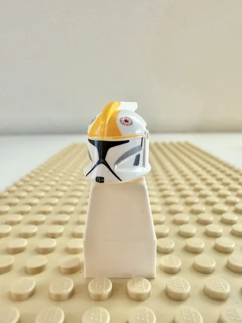 Lego Star Wars Clone Trooper Minifigure Helmet Bright Light Orange Clone Pilot