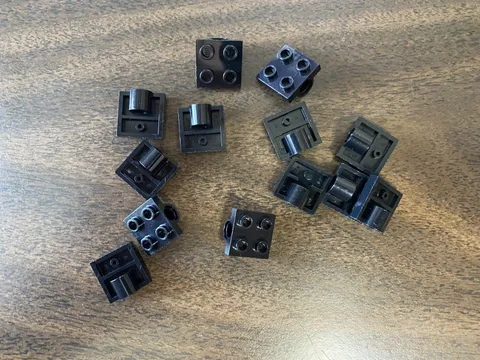 LEGO Parts: 10247 Lot of 12 Plate 2 x 2 with Pin Hole - Full Cross Support