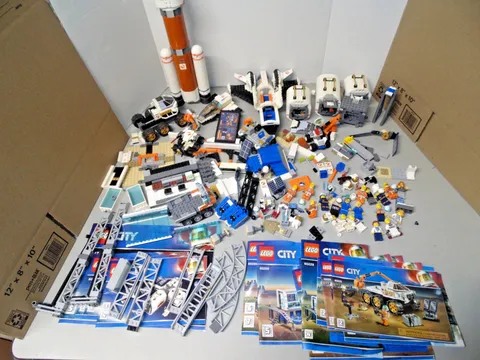 LEGO CITY Space Lot